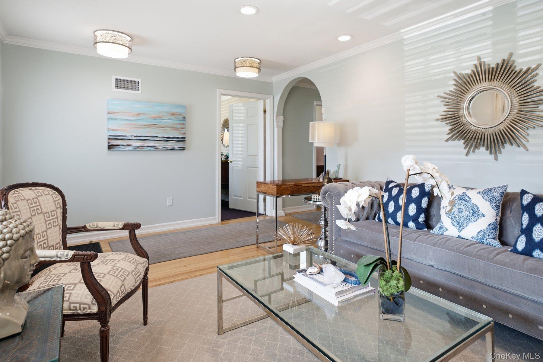 250 Montauk Highway