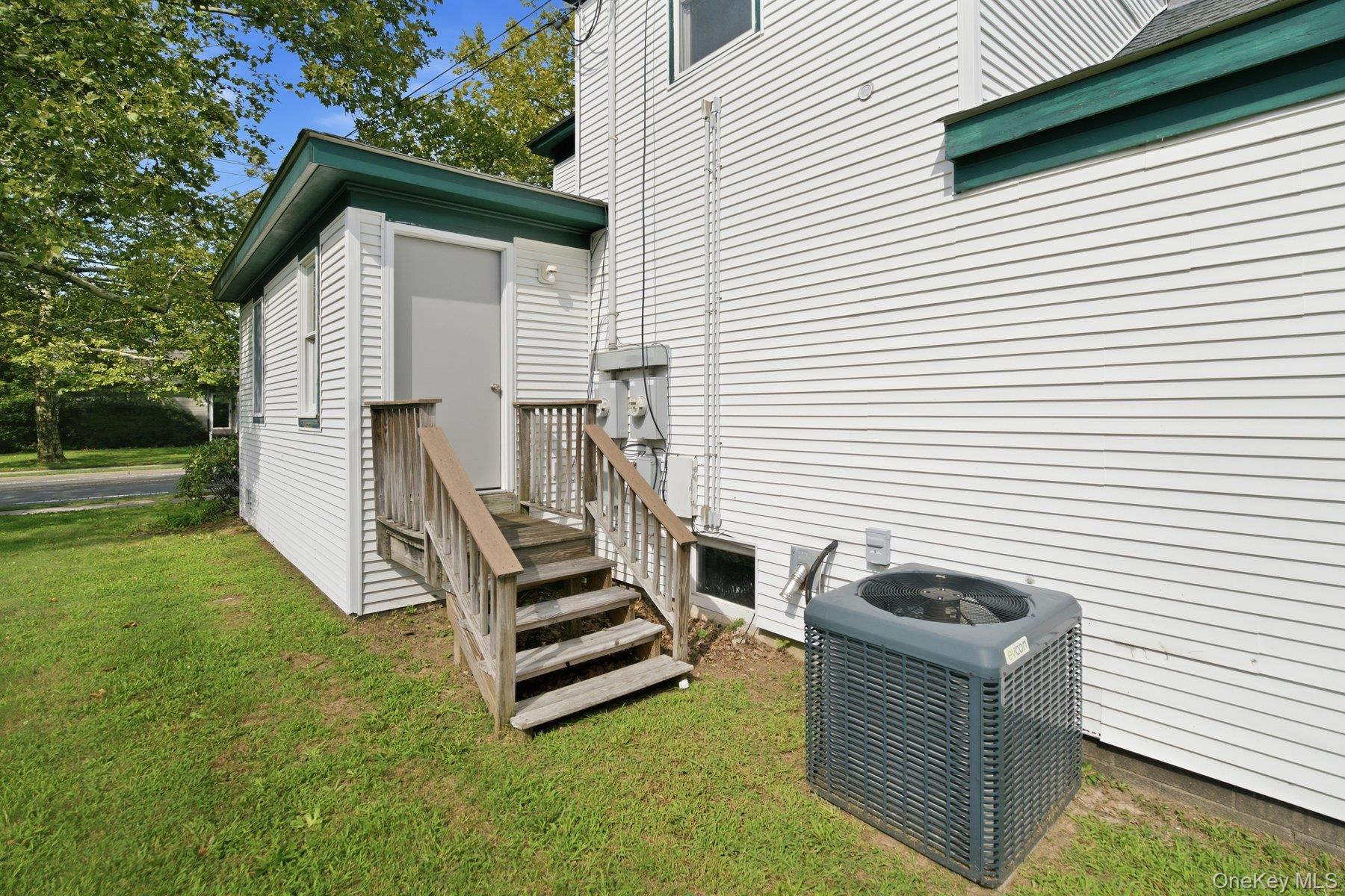 1228 Roanoke Avenue