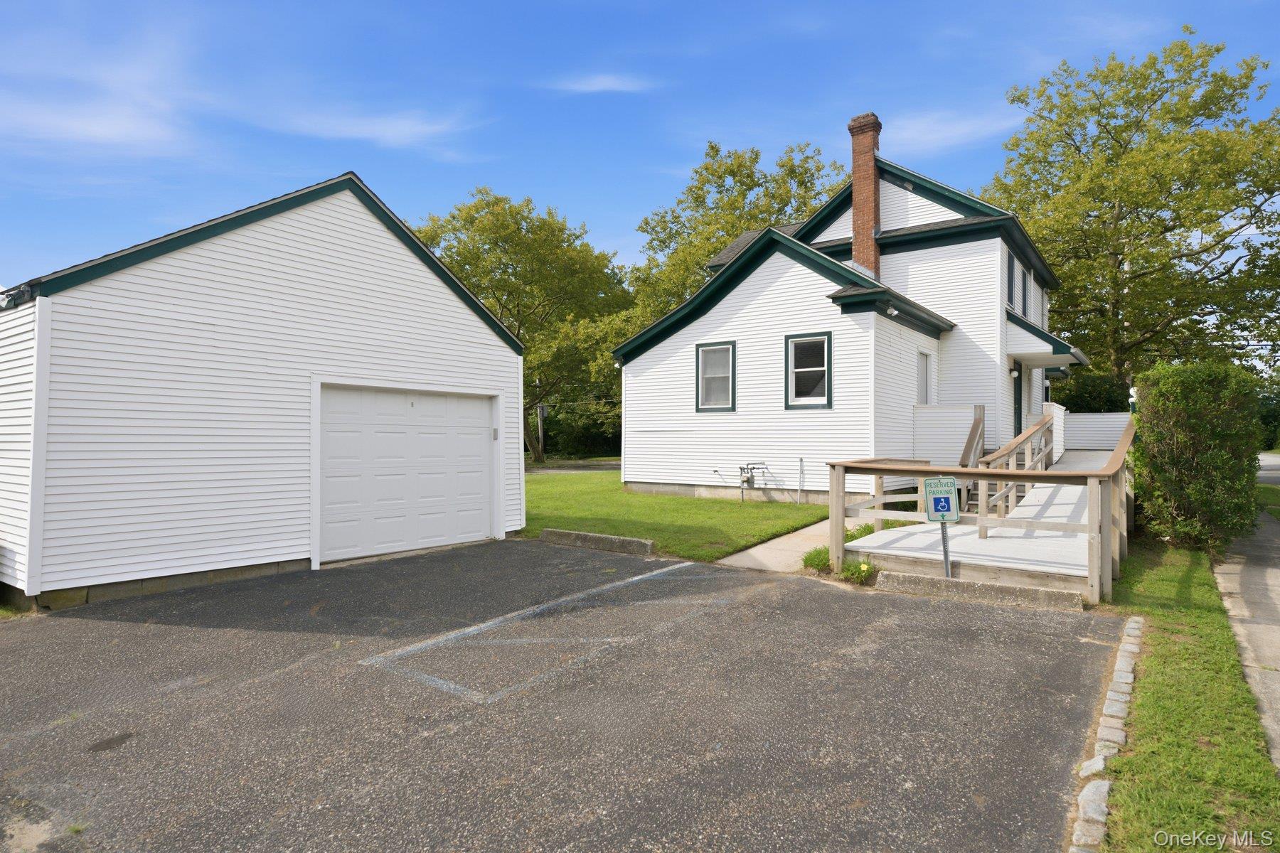 1228 Roanoke Avenue
