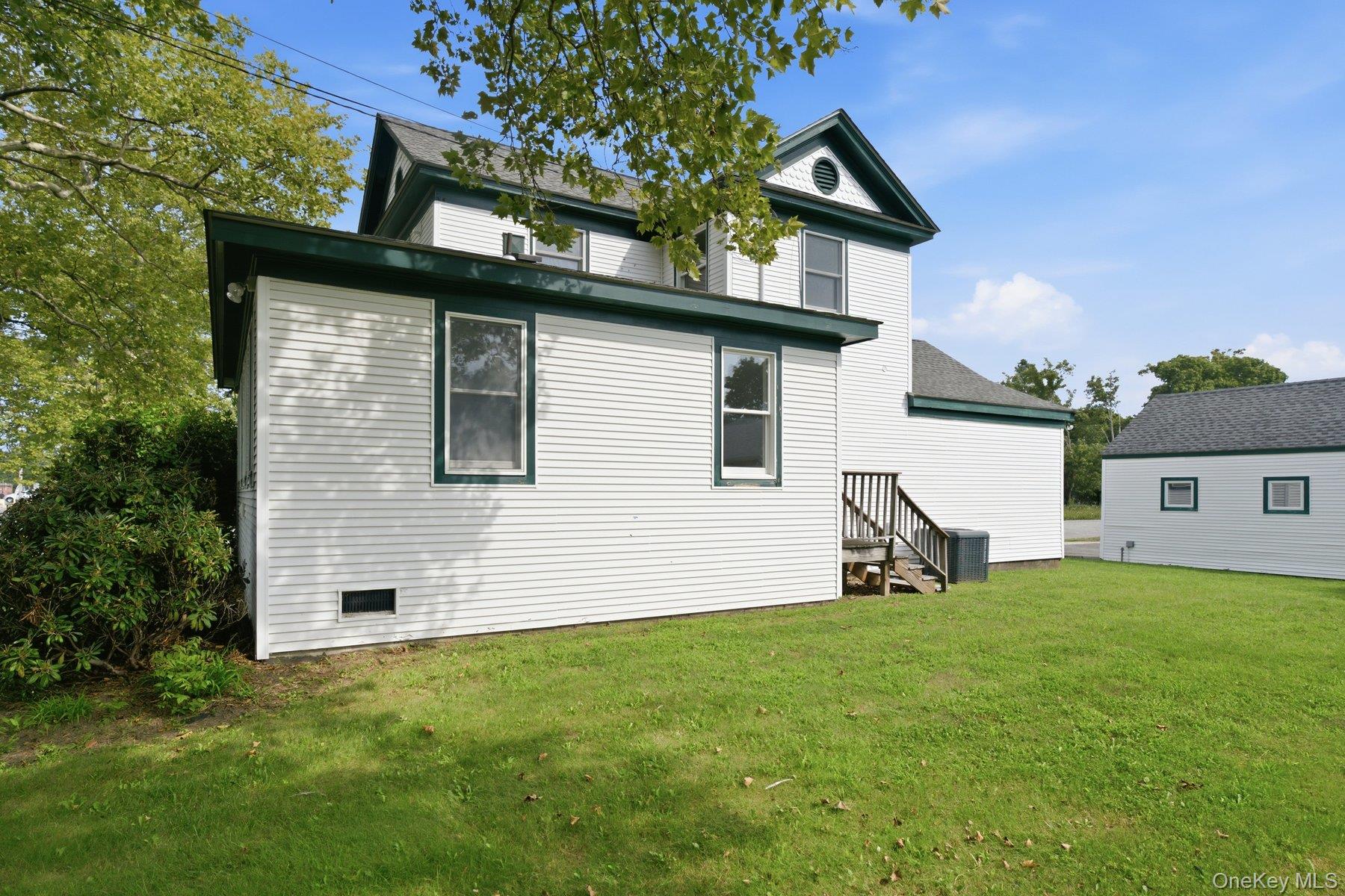 1228 Roanoke Avenue