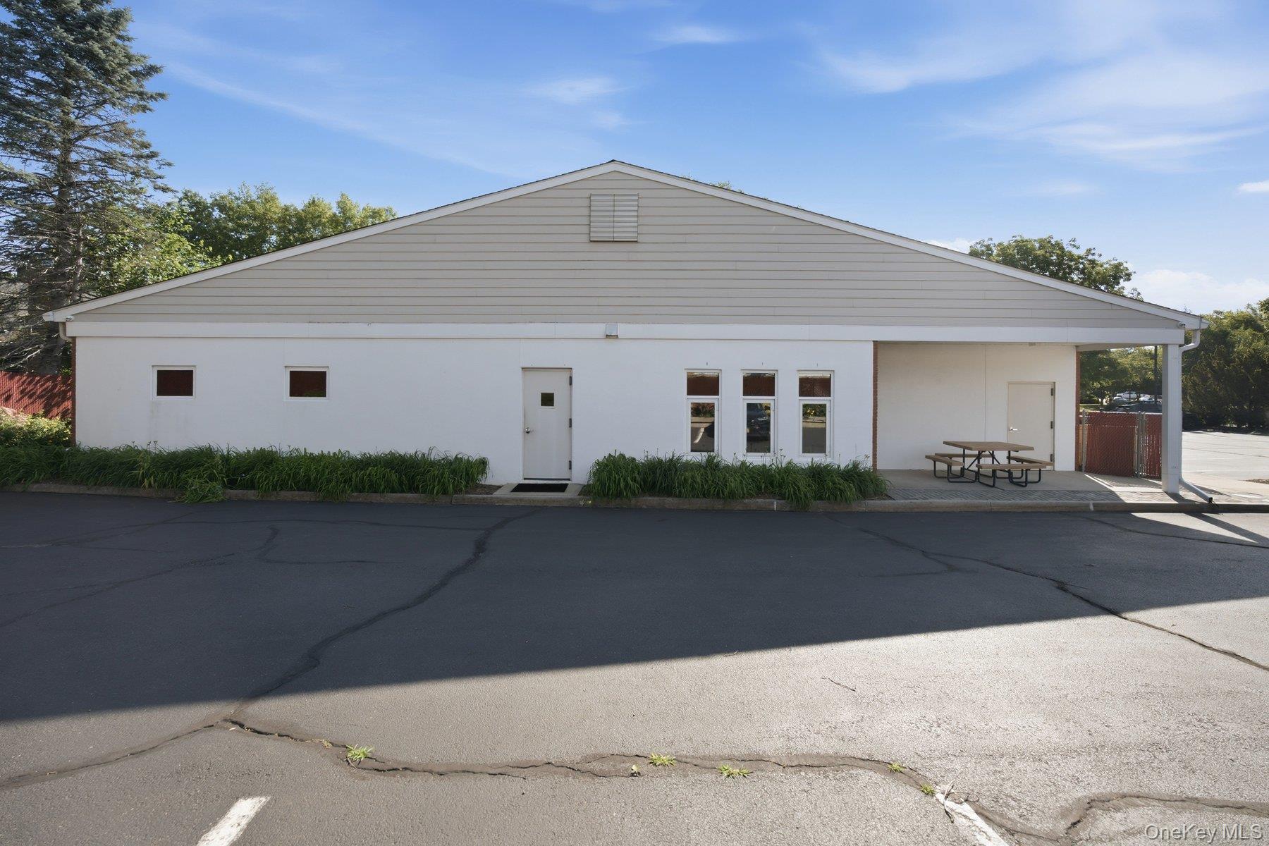 225 Howell Avenue