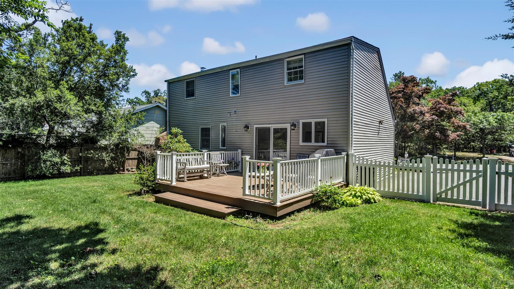5225 Peconic Bay Boulevard