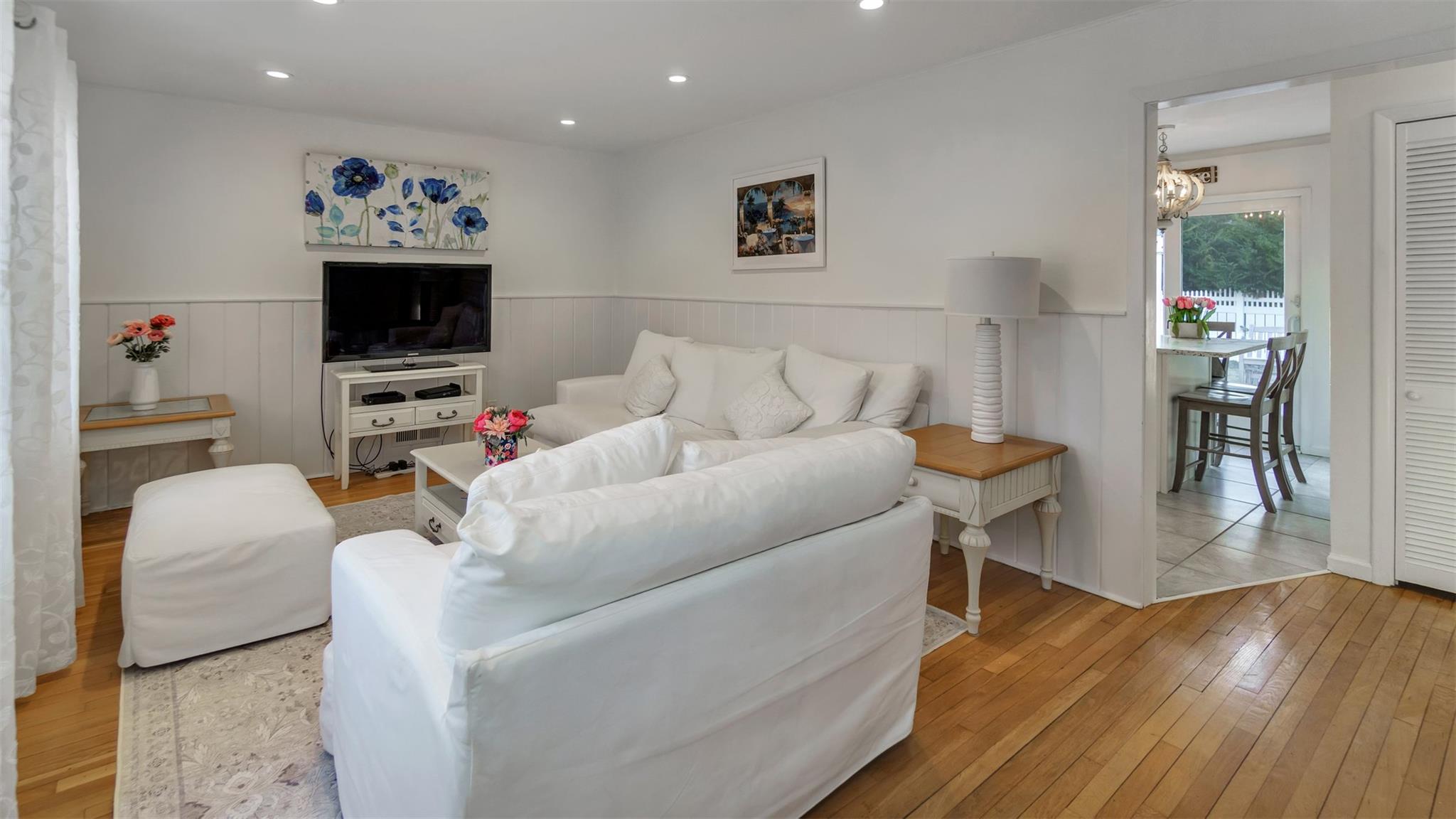 5225 Peconic Bay Boulevard