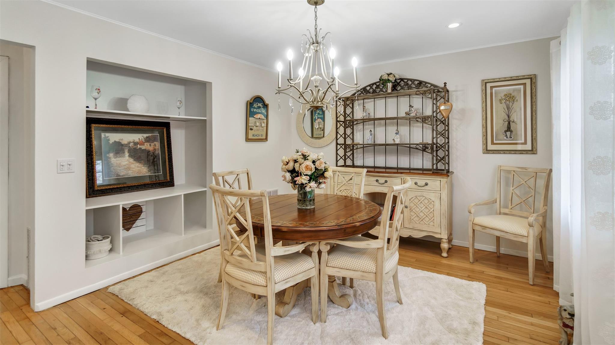 5225 Peconic Bay Boulevard