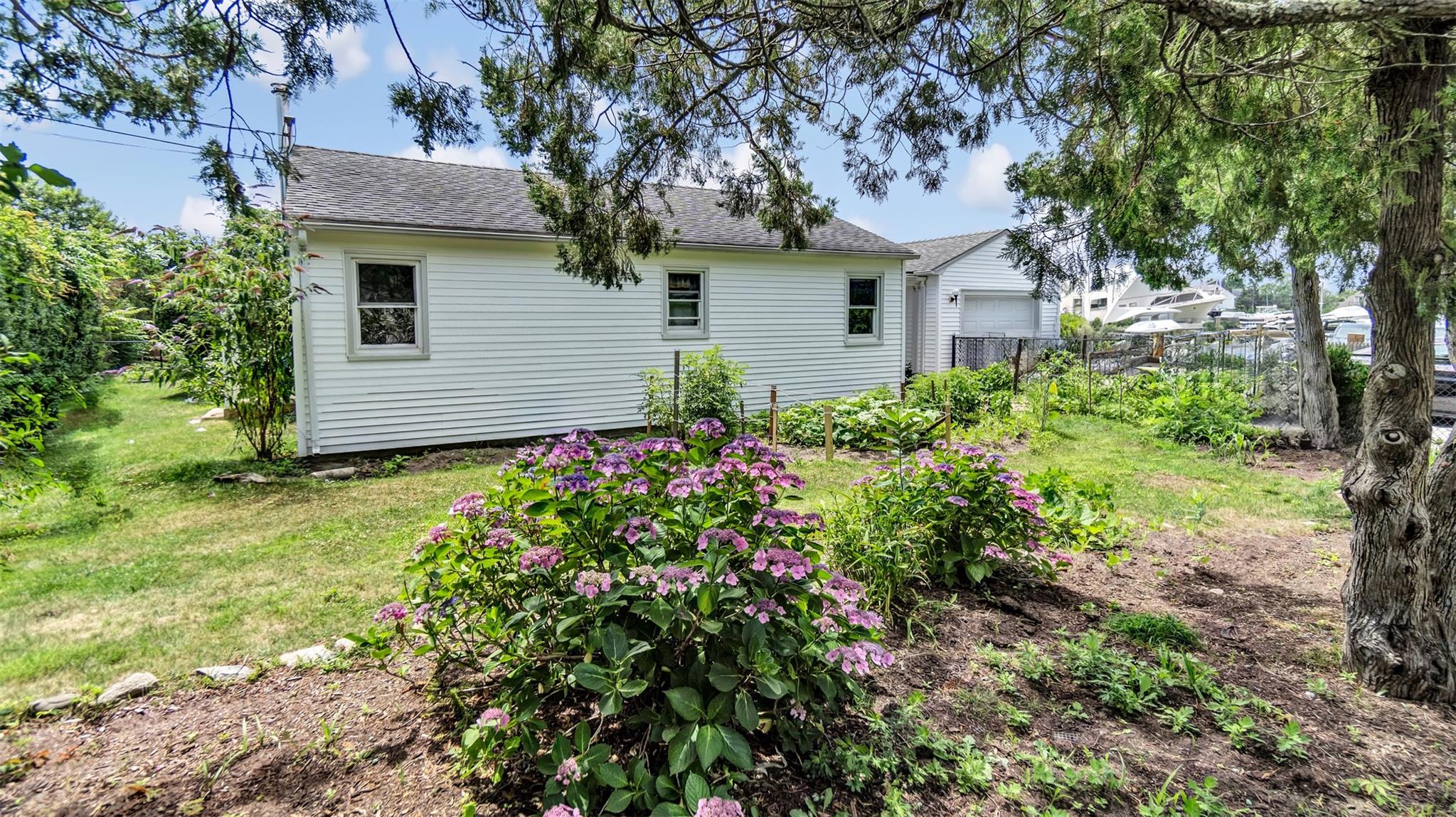 74 Foster Avenue