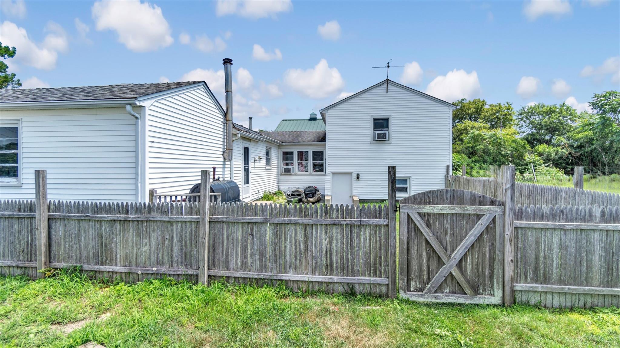 74 Foster Avenue