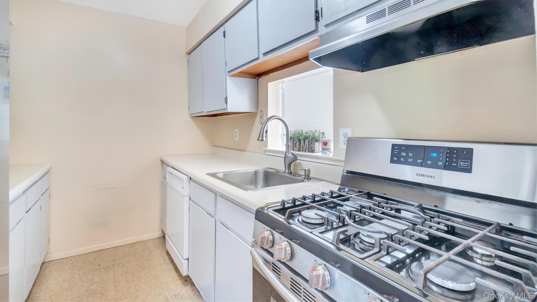 224 Pointe Circle N Unit: 224