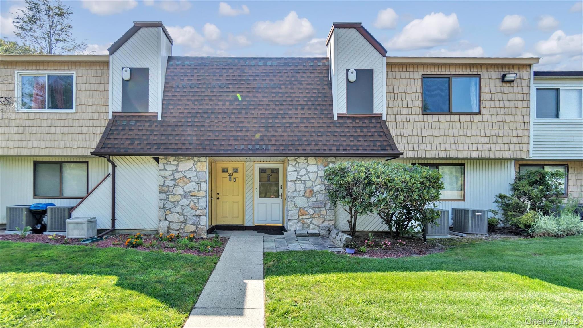 224 Pointe Circle N Unit: 224