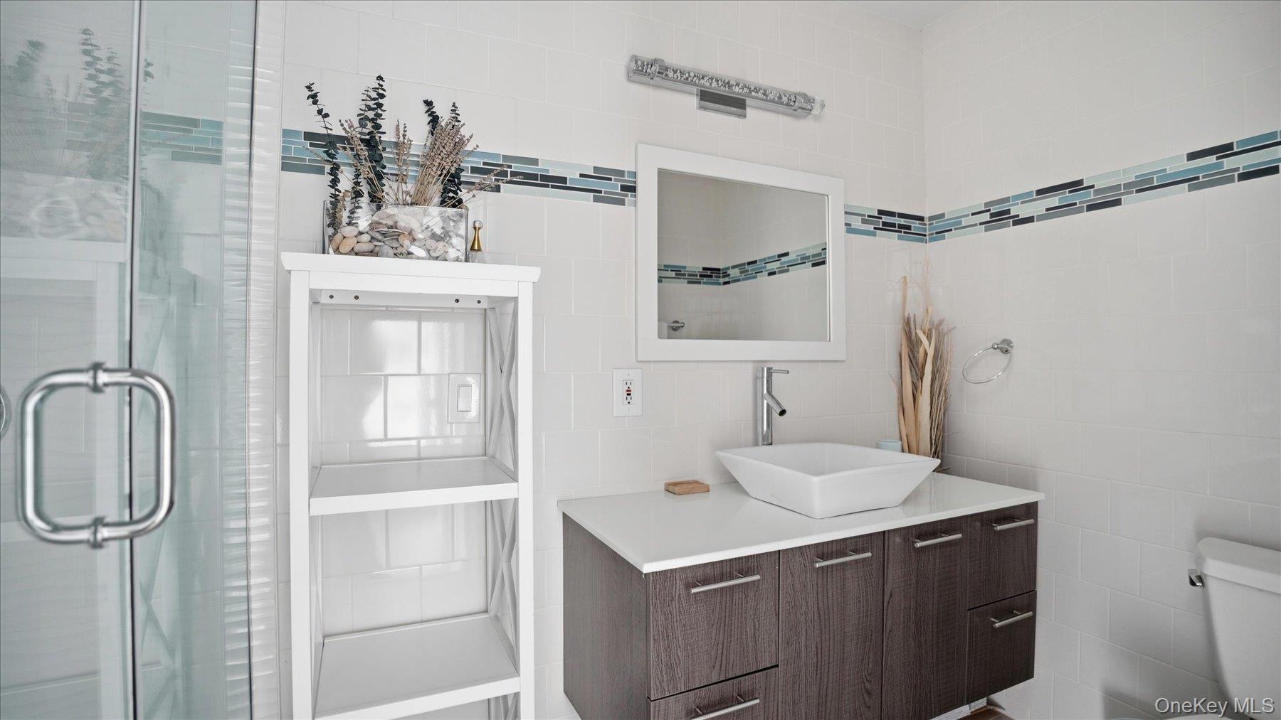 281 Dune Road Unit: 16B