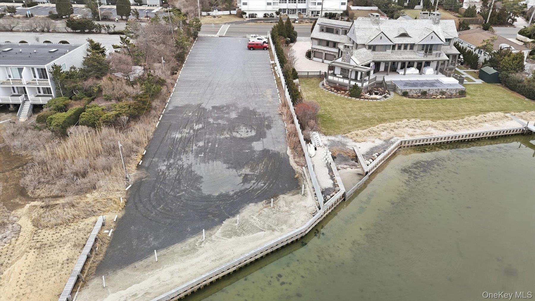 281 Dune Road Unit: 16B