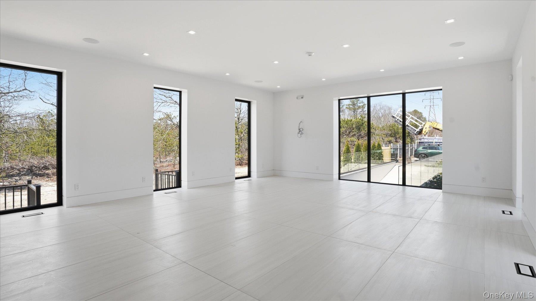 200 W Montauk Highway Unit: 1st Floor Unit 1B
