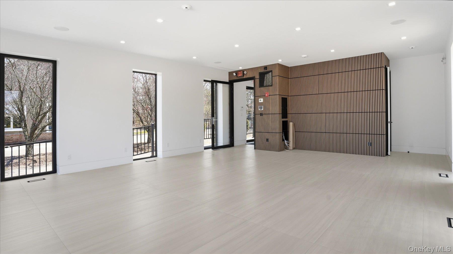 200 W Montauk Highway Unit: 1st Floor Unit 1B