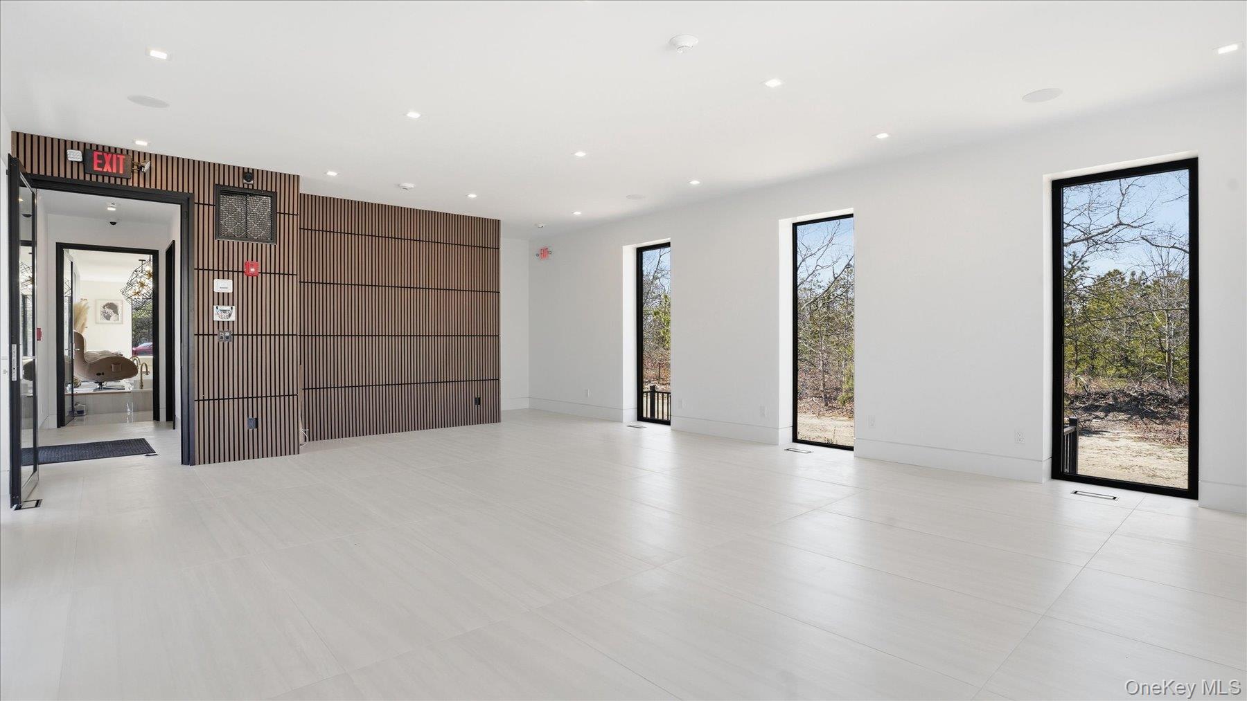 200 W Montauk Highway Unit: 1st Floor Unit 1B