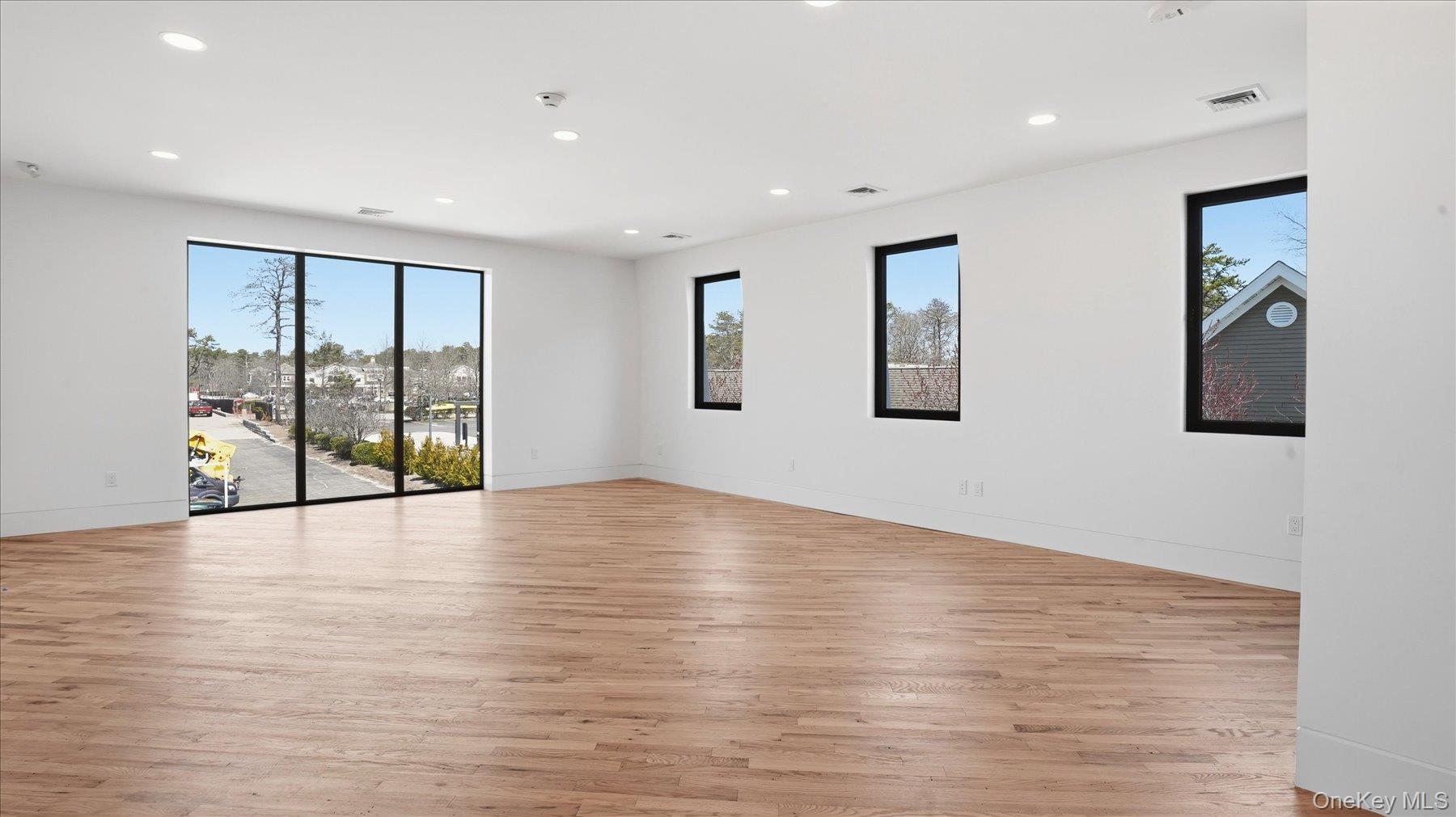 200 W Montauk Highway Unit: 2nd Floor, Unit 2B