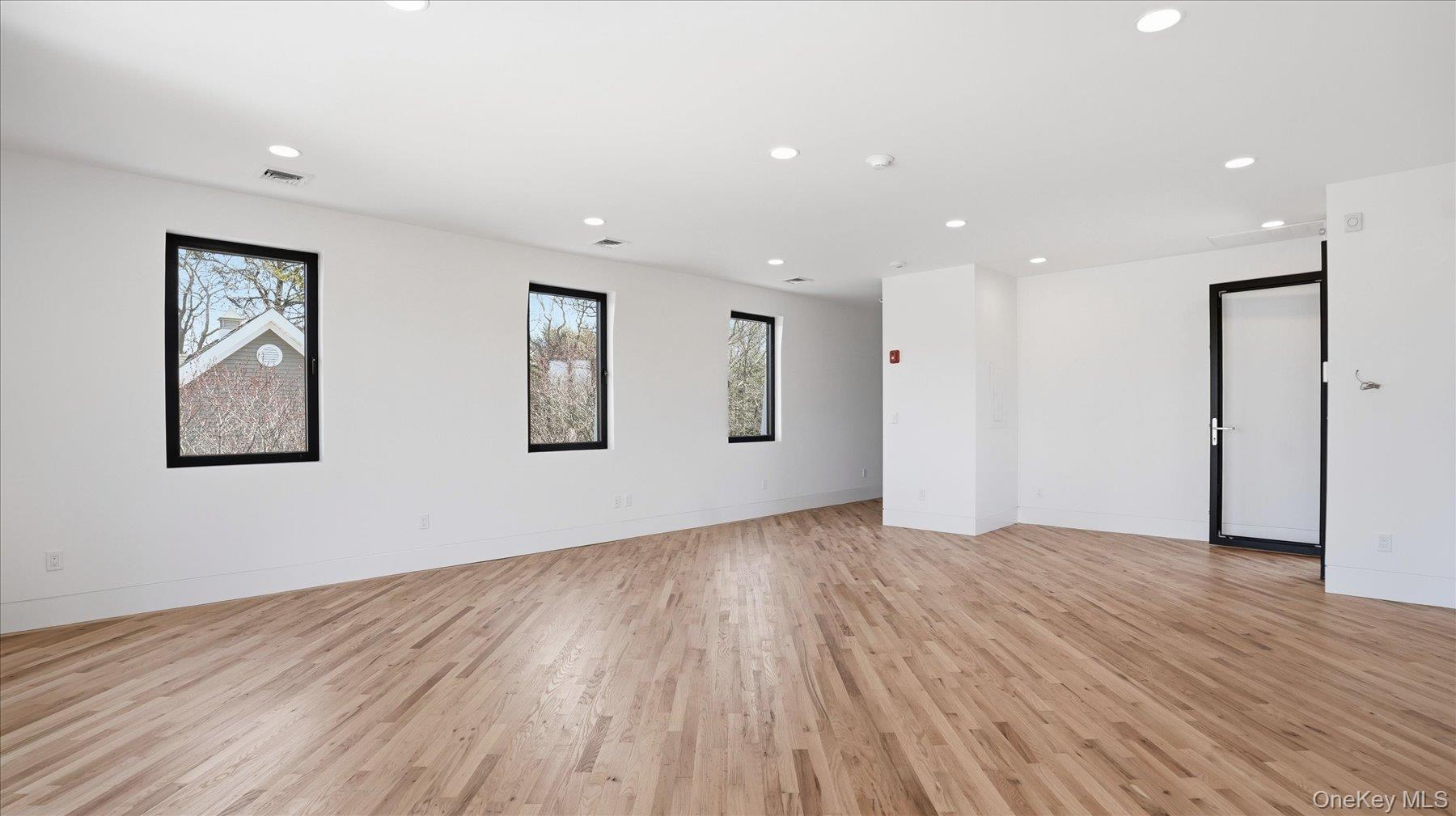 200 W Montauk Highway Unit: 2nd Floor, Unit 2B