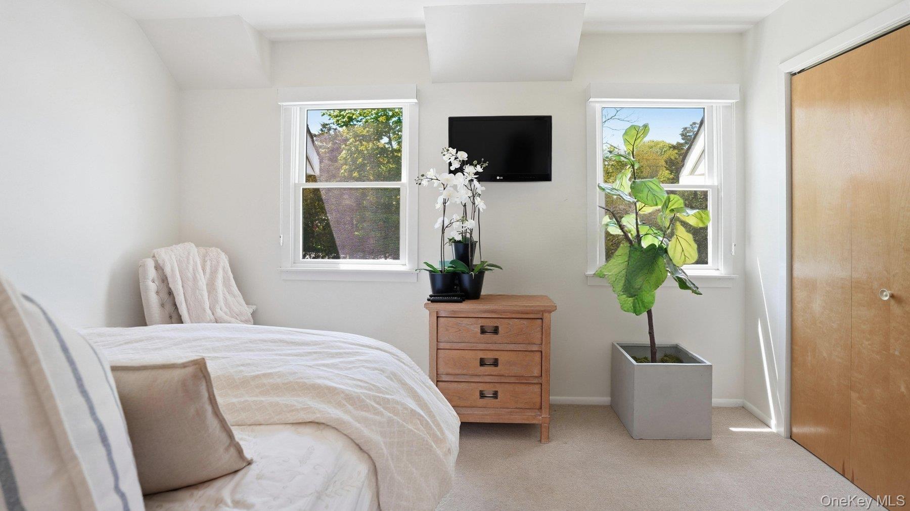 49 Canoe Place Road Unit: 416