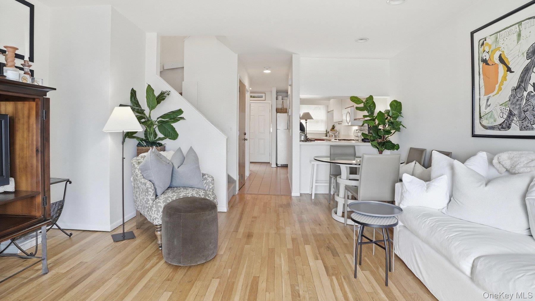 49 Canoe Place Road Unit: 416