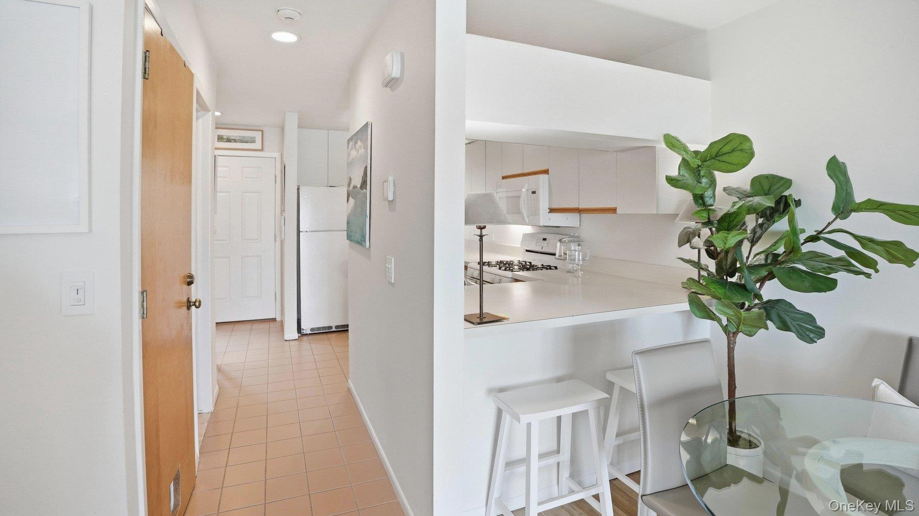 49 Canoe Place Road Unit: 416