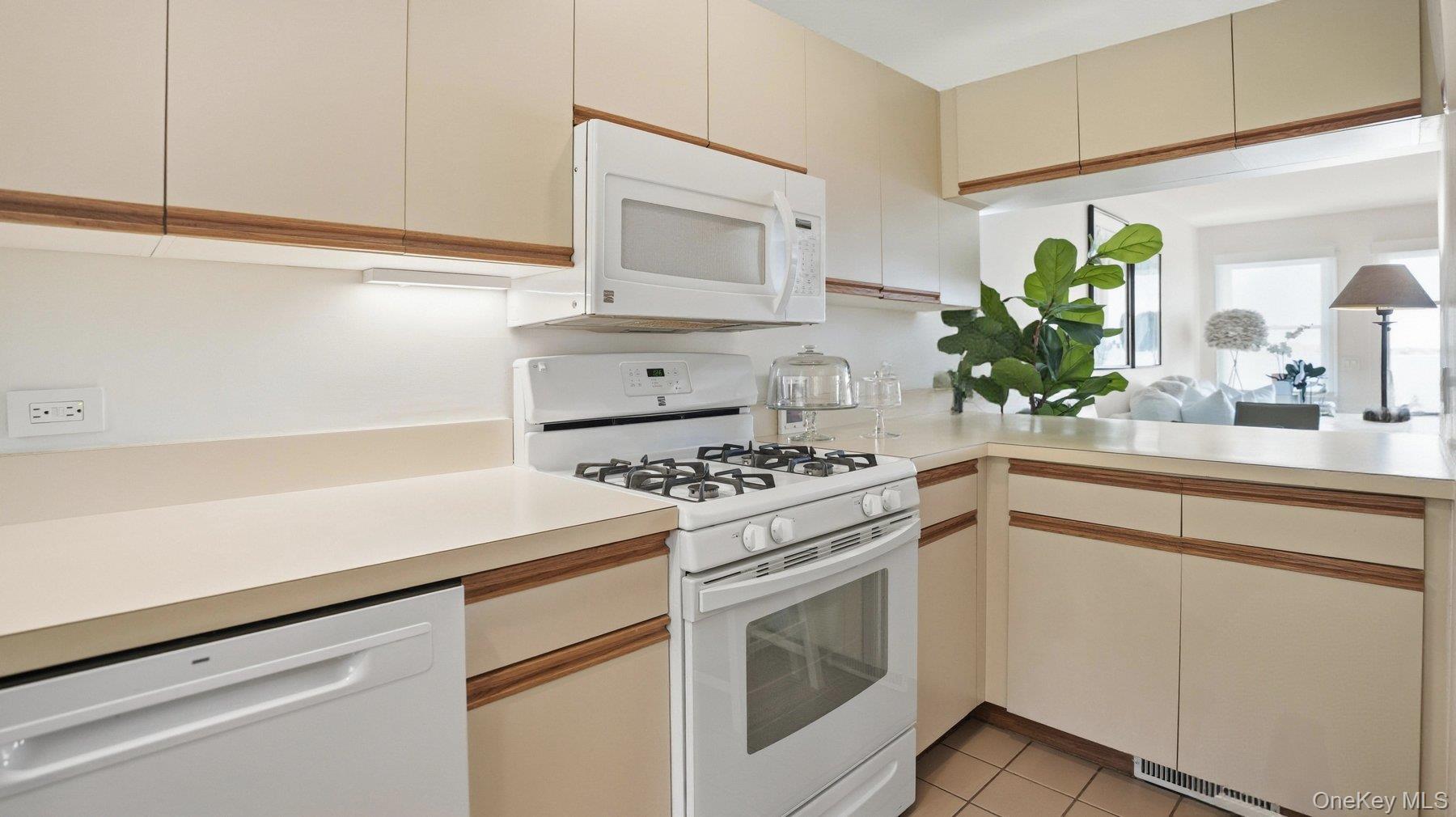 49 Canoe Place Road Unit: 416
