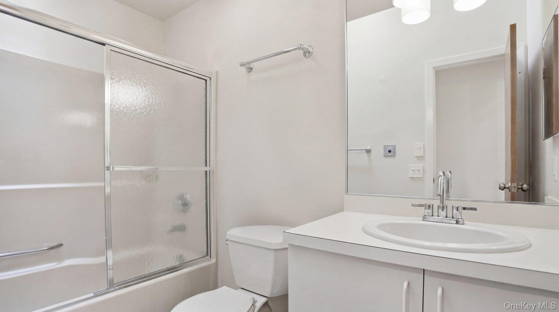 49 Canoe Place Road Unit: 416