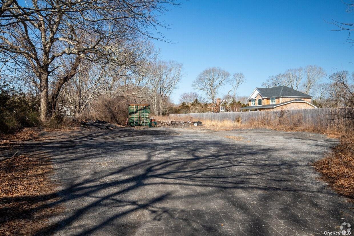 494 & 500 Montauk Highway