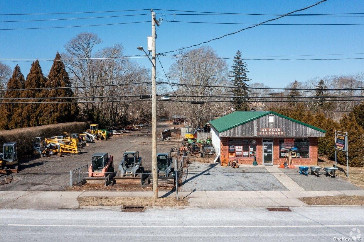 494 & 500 Montauk Highway