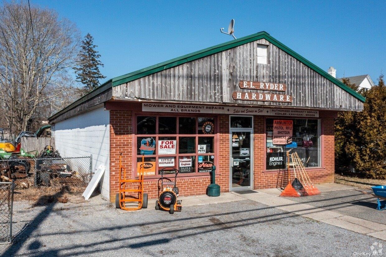 494 & 500 Montauk Highway