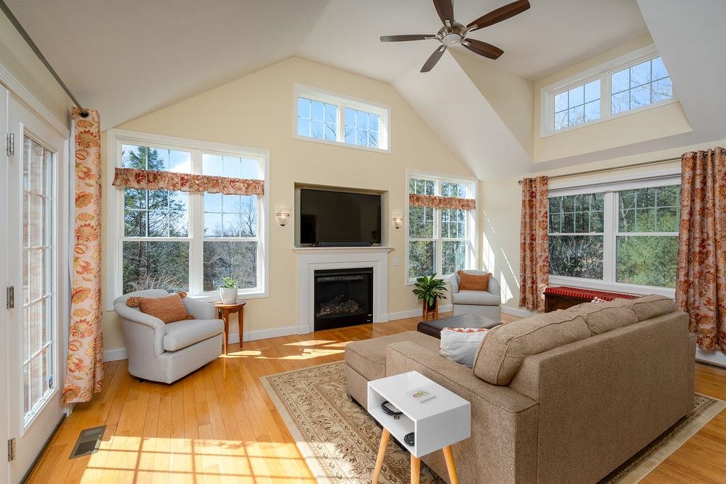 9 Whiting Lane