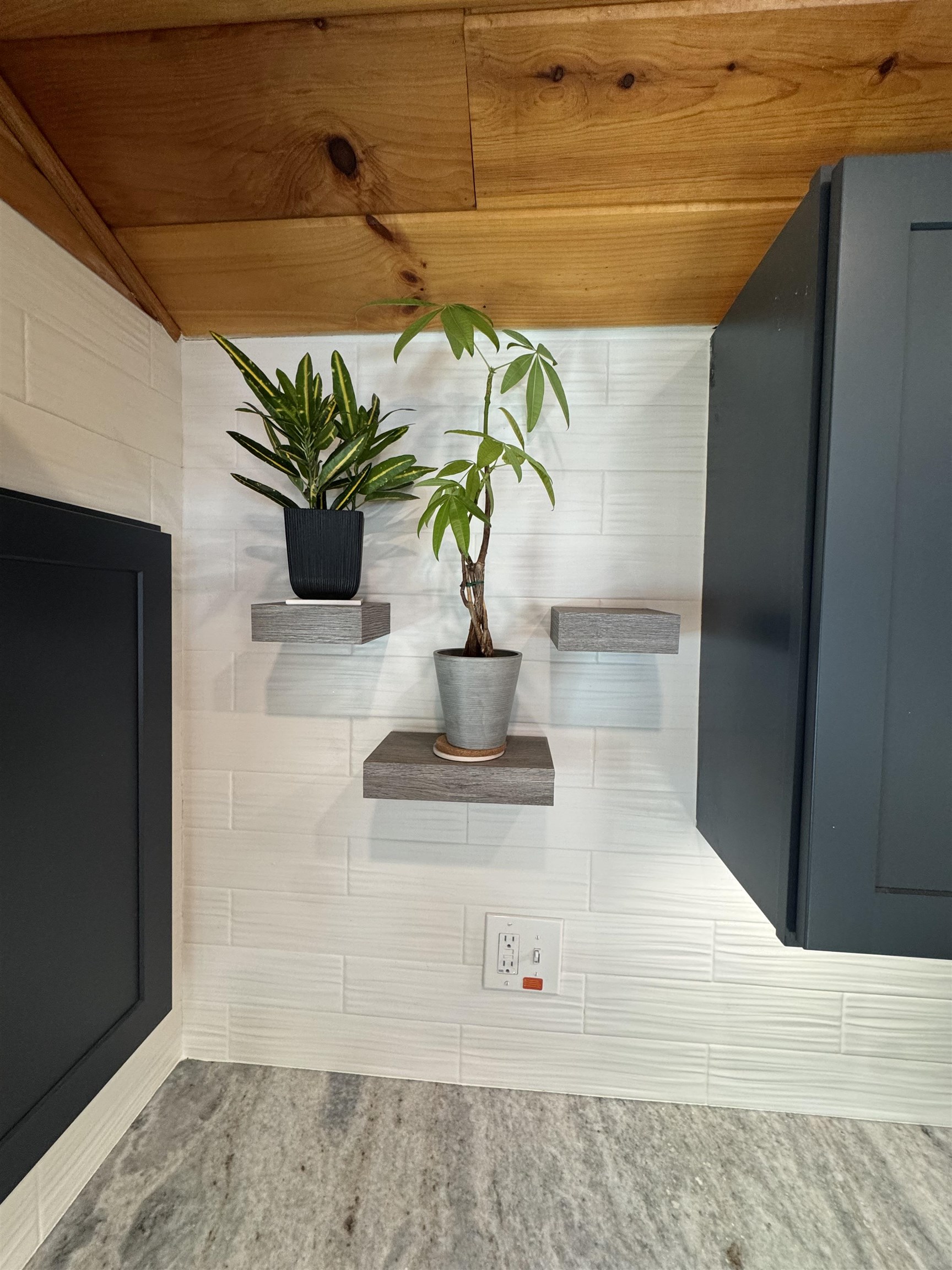 885 Laconia Road Unit: 4