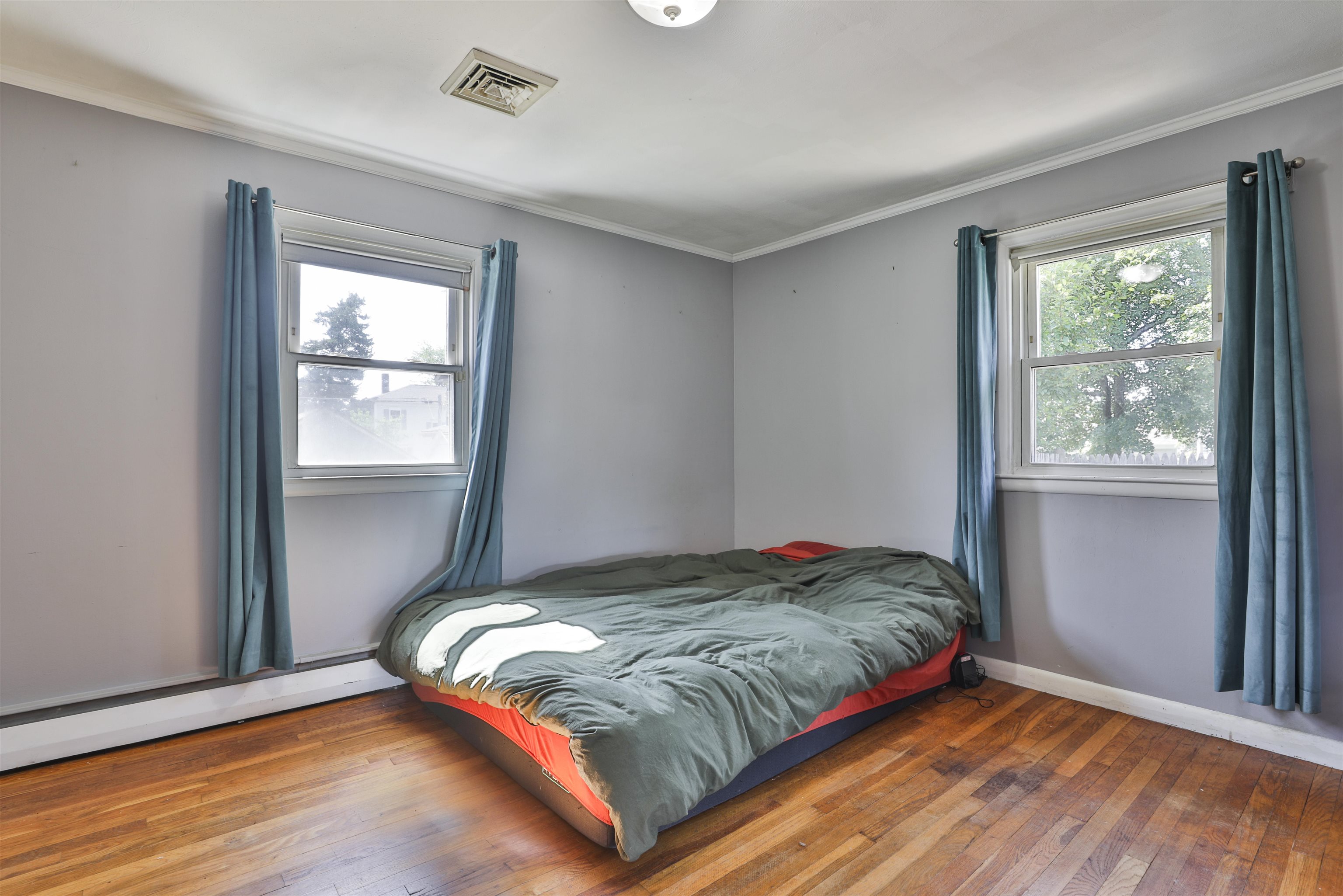 5 Buker Street