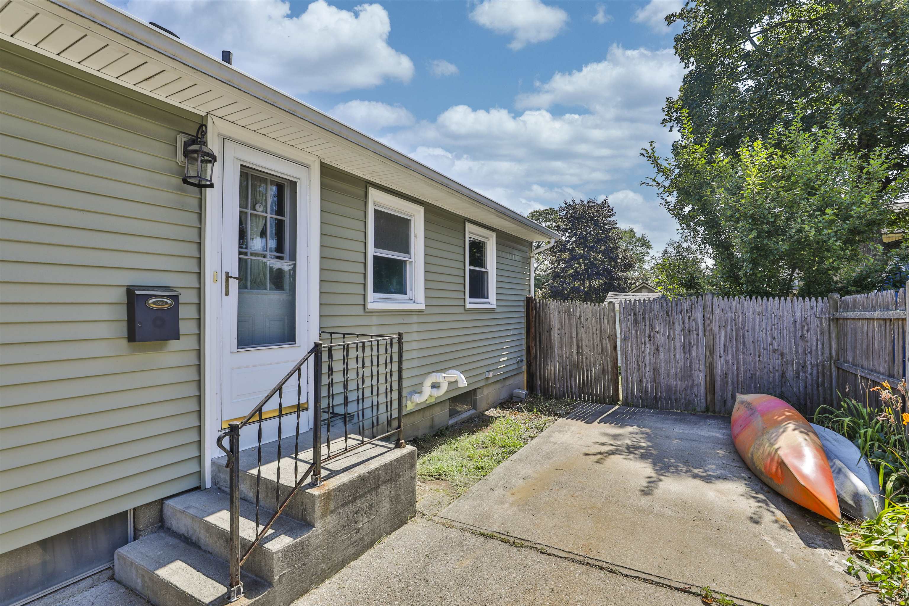 5 Buker Street