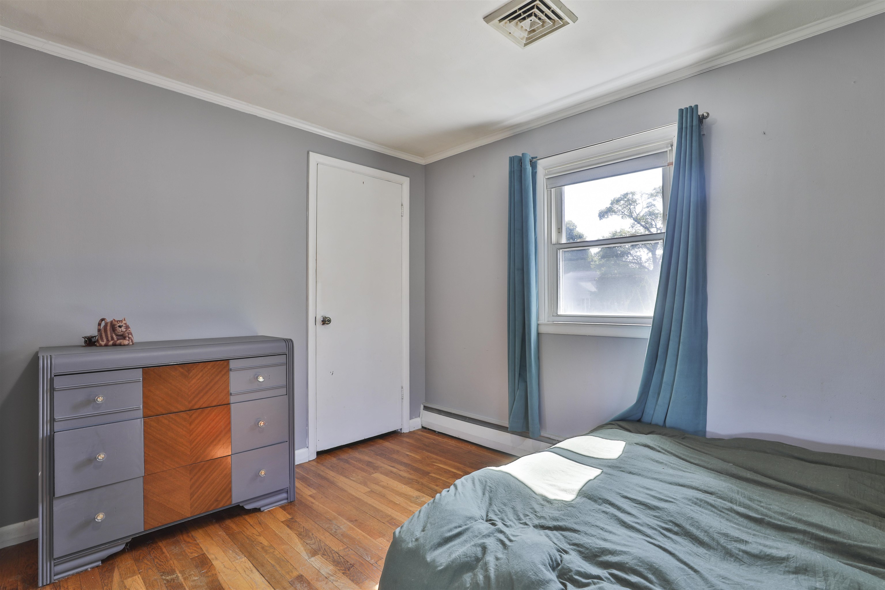 5 Buker Street