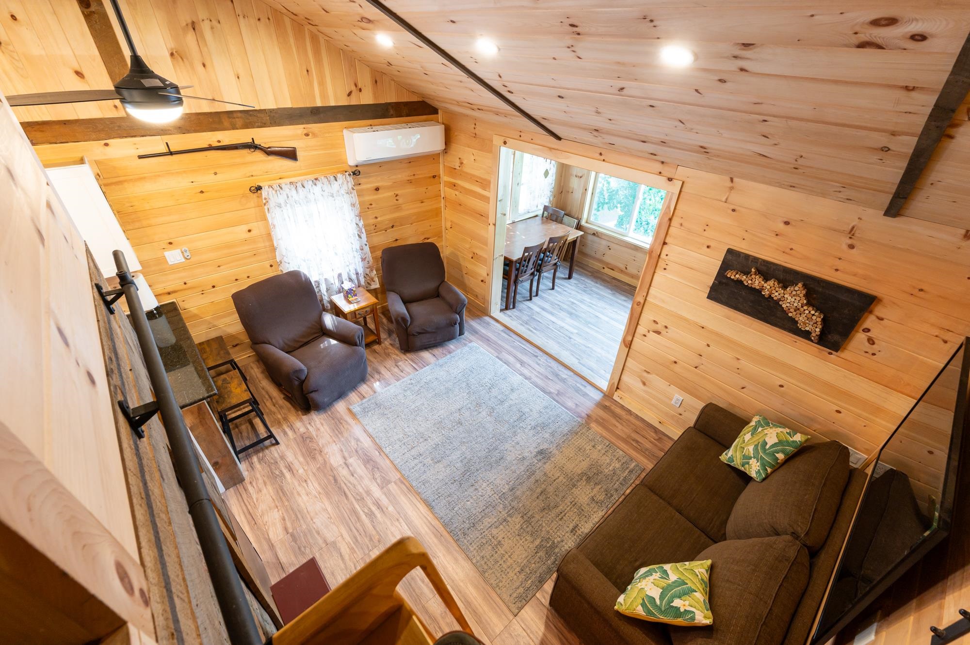 24 Lake Road