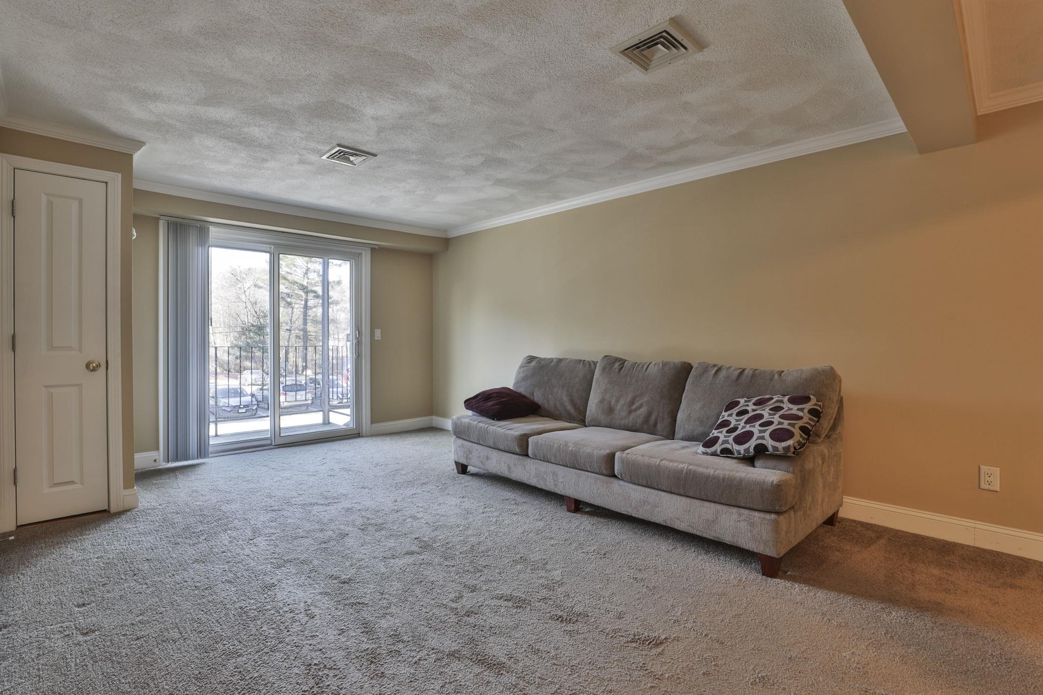 4 Herritage Village Drive Unit: 211