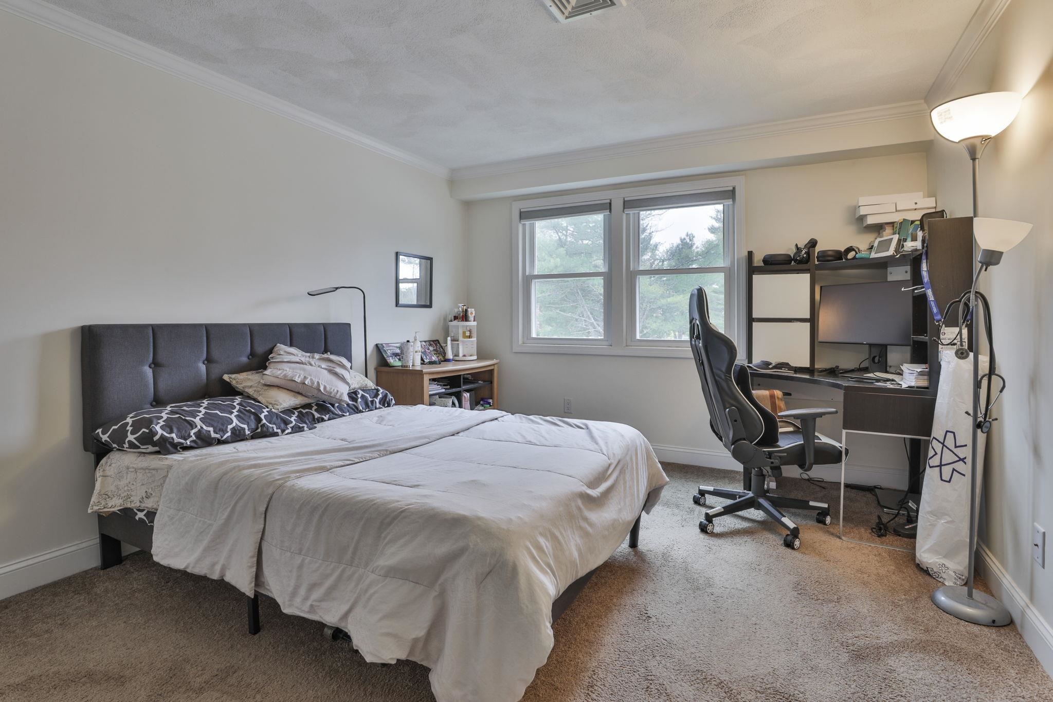 4 Herritage Village Drive Unit: 211