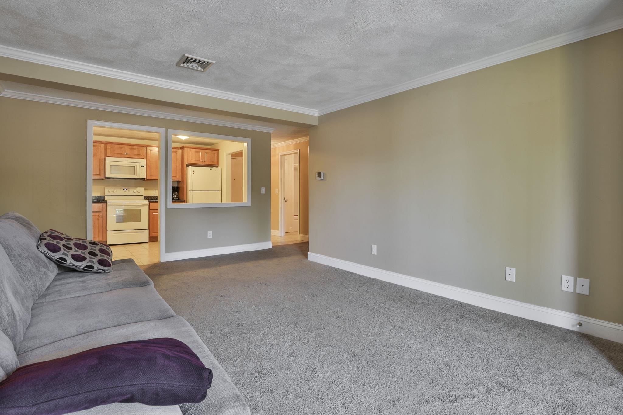 4 Herritage Village Drive Unit: 211