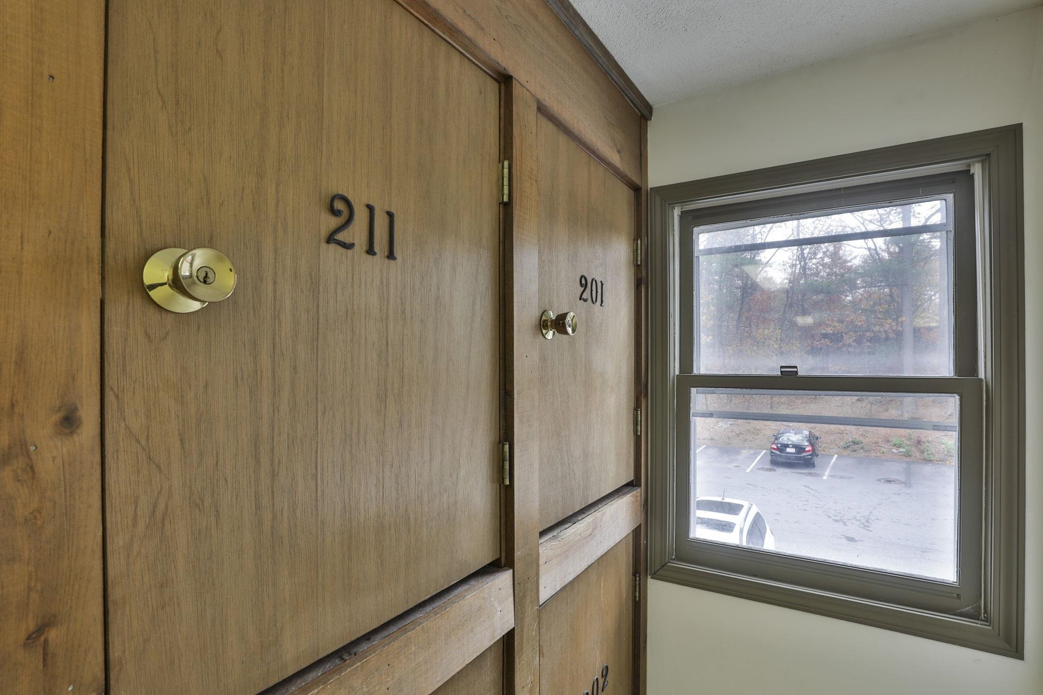 4 Herritage Village Drive Unit: 211