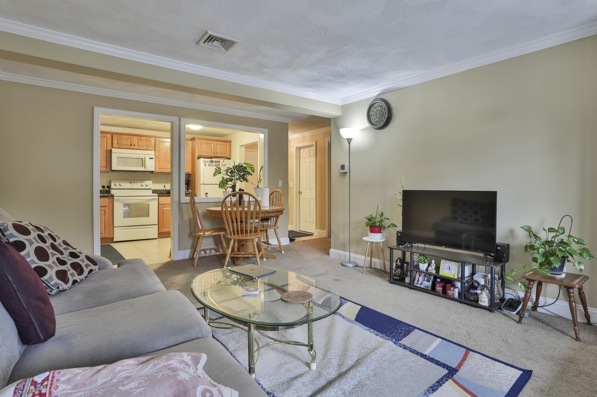 4 Herritage Village Drive Unit: 211
