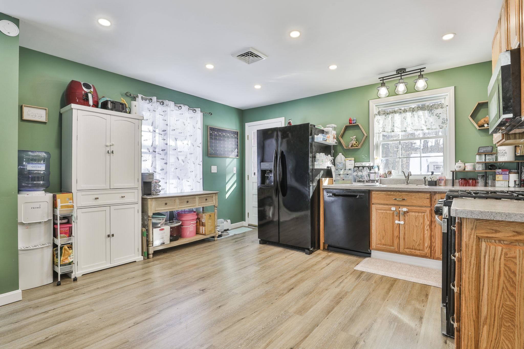 668 West Hollis Street