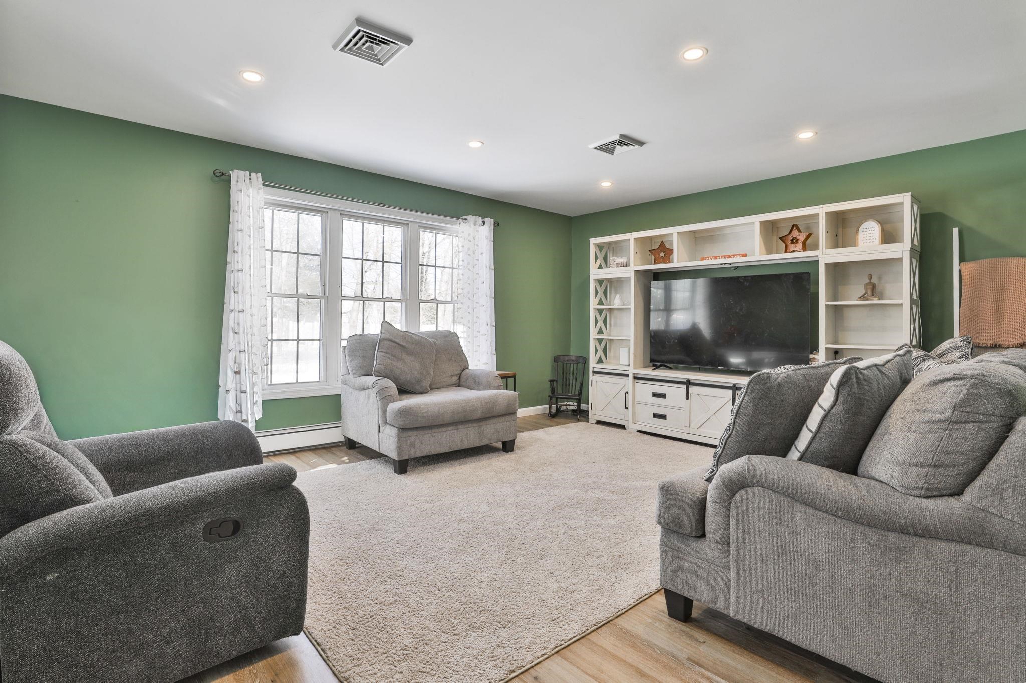 668 West Hollis Street