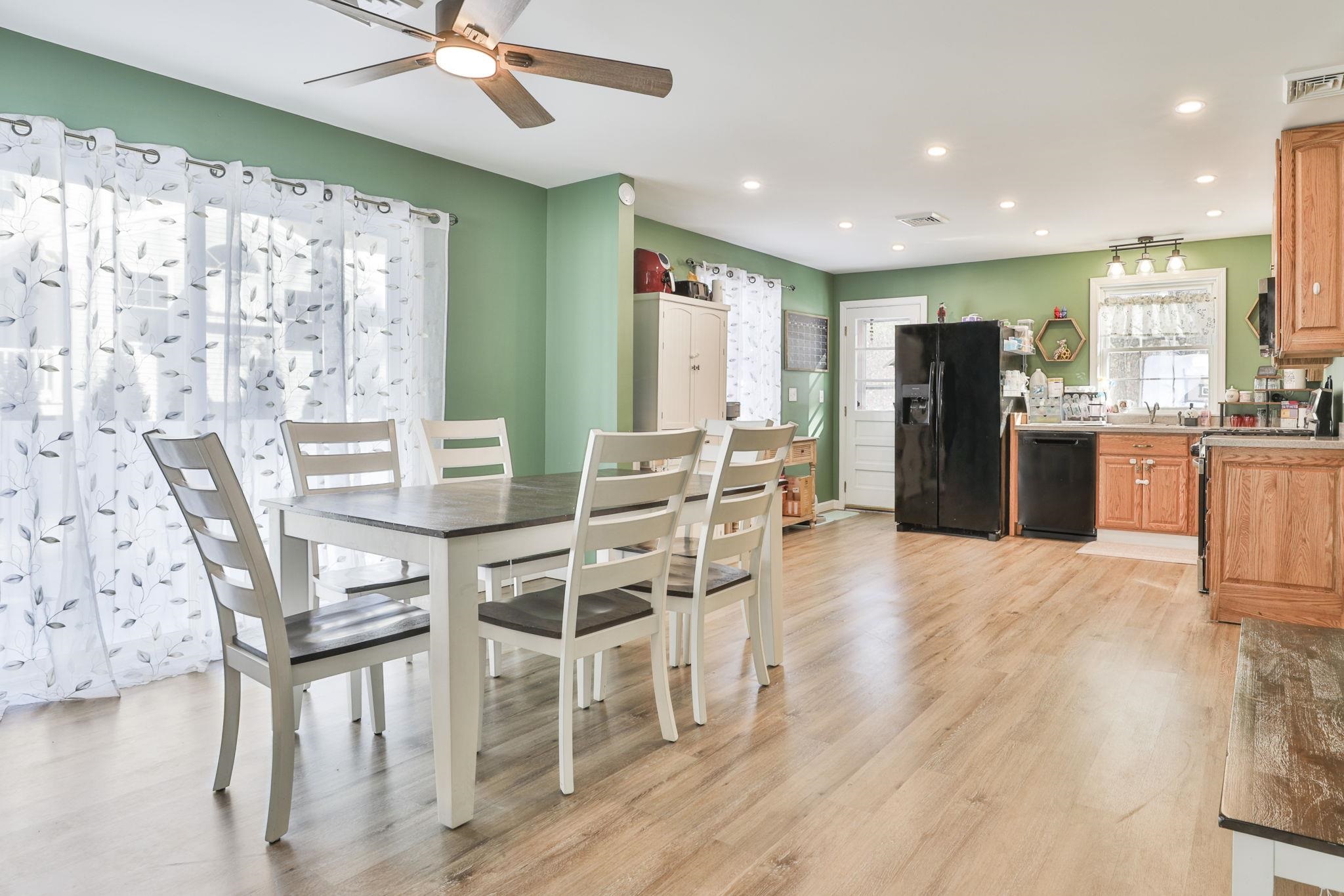 668 West Hollis Street