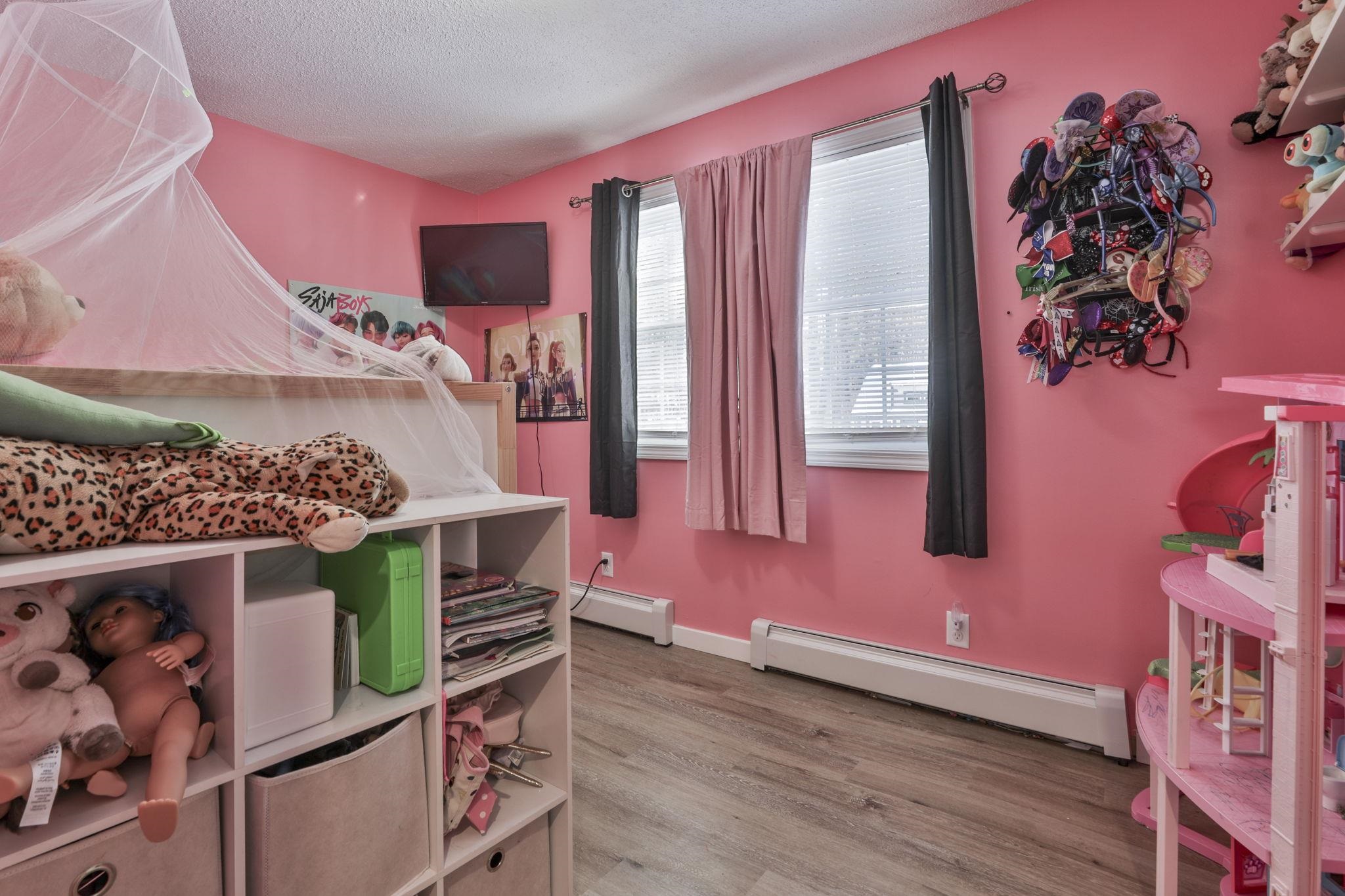 668 West Hollis Street