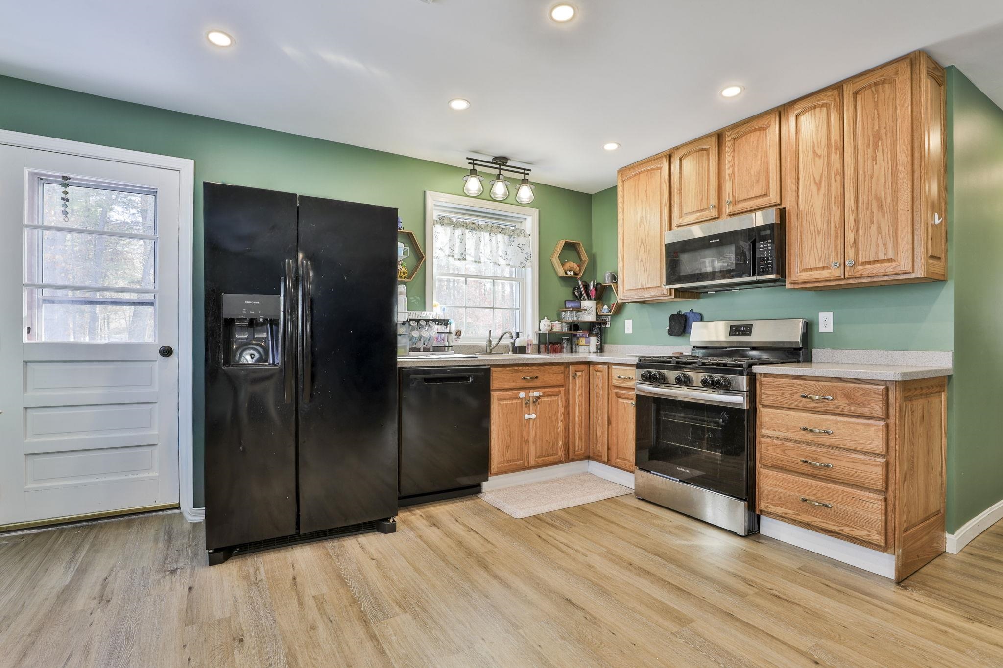 668 West Hollis Street