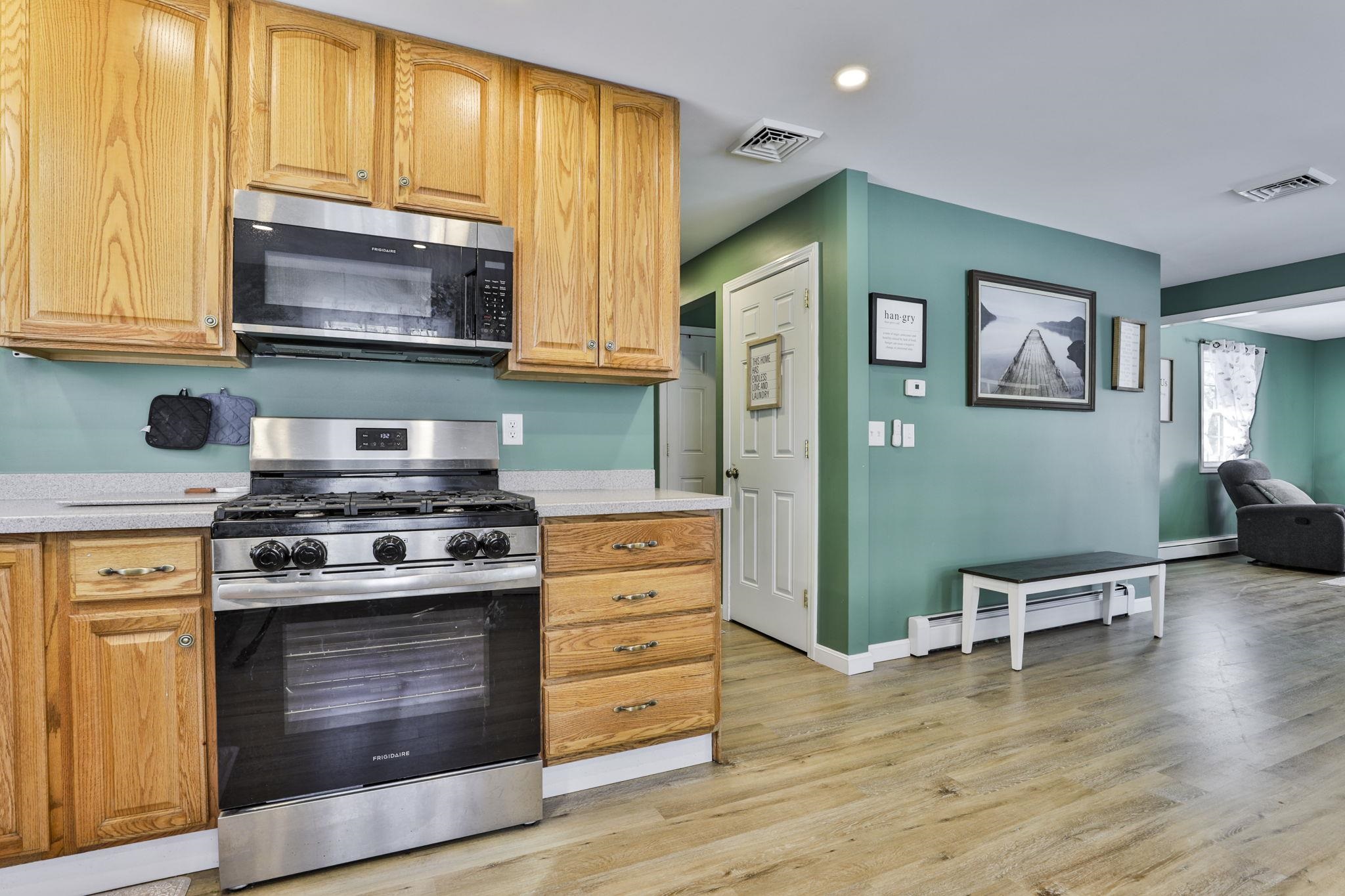 668 West Hollis Street