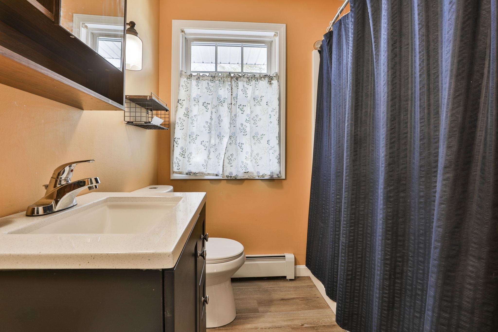 668 West Hollis Street