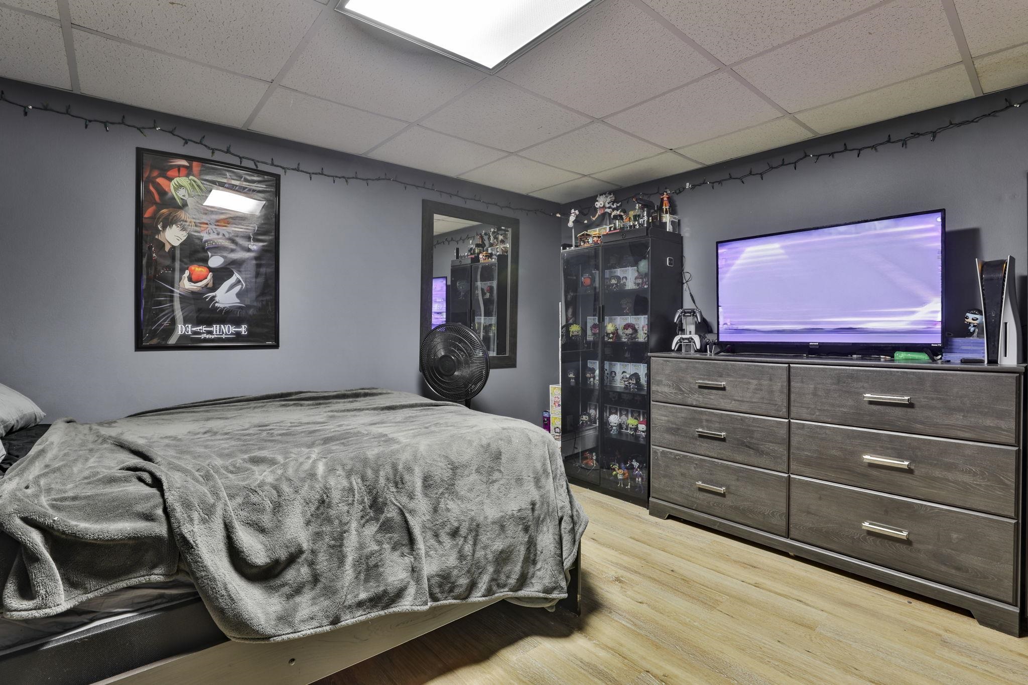 668 West Hollis Street