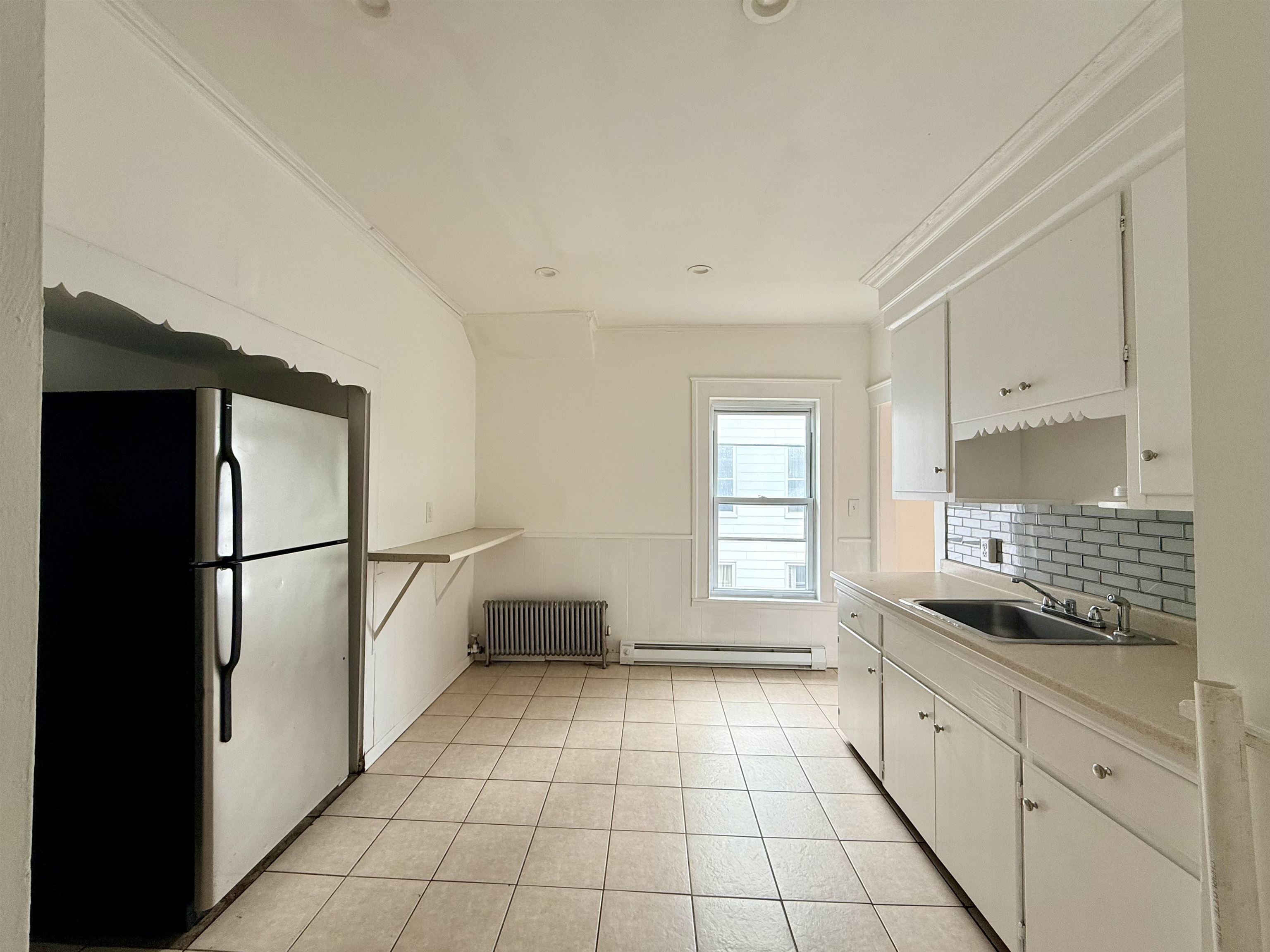 28 Brook Street Unit: 2