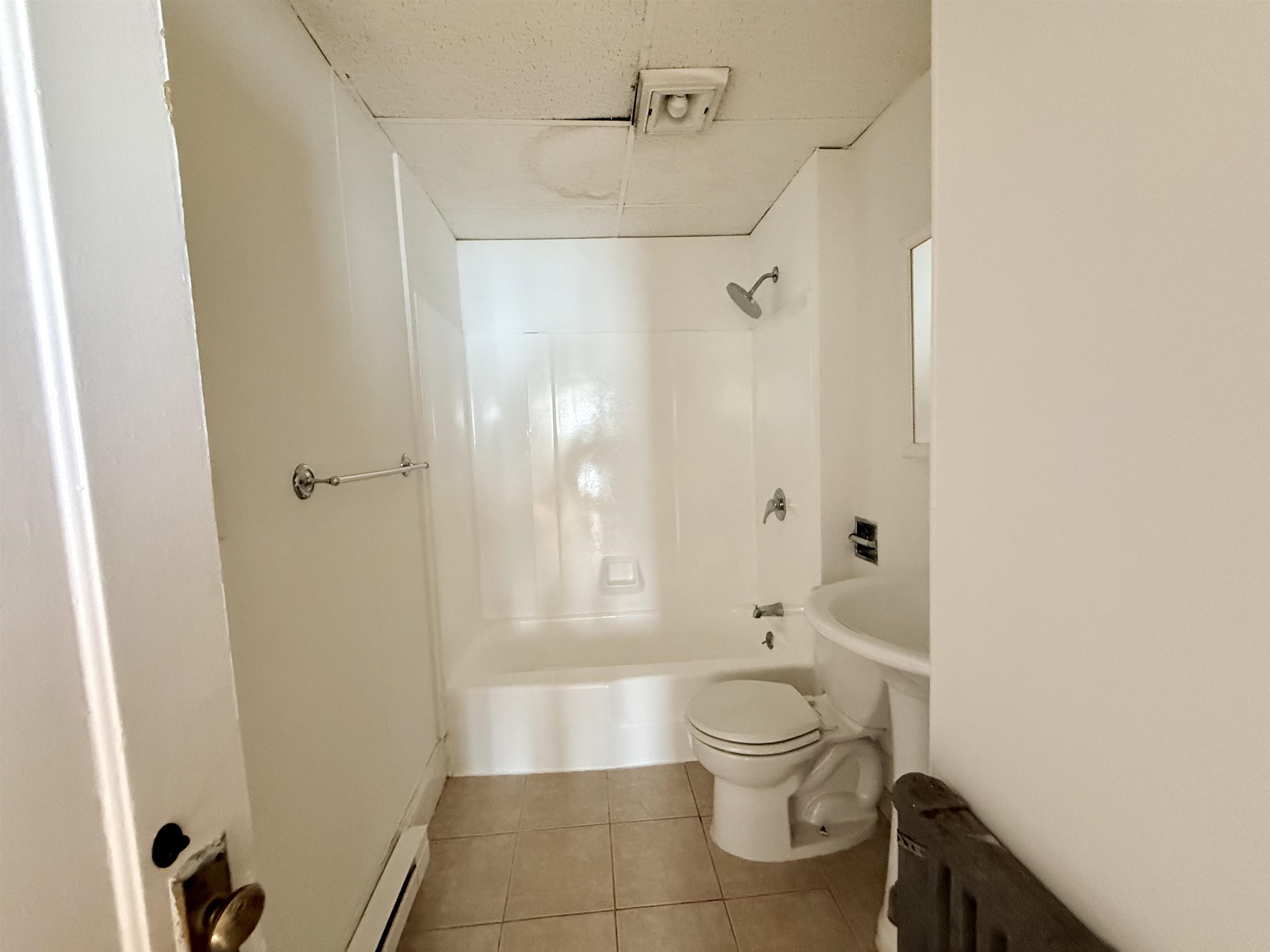 28 Brook Street Unit: 2