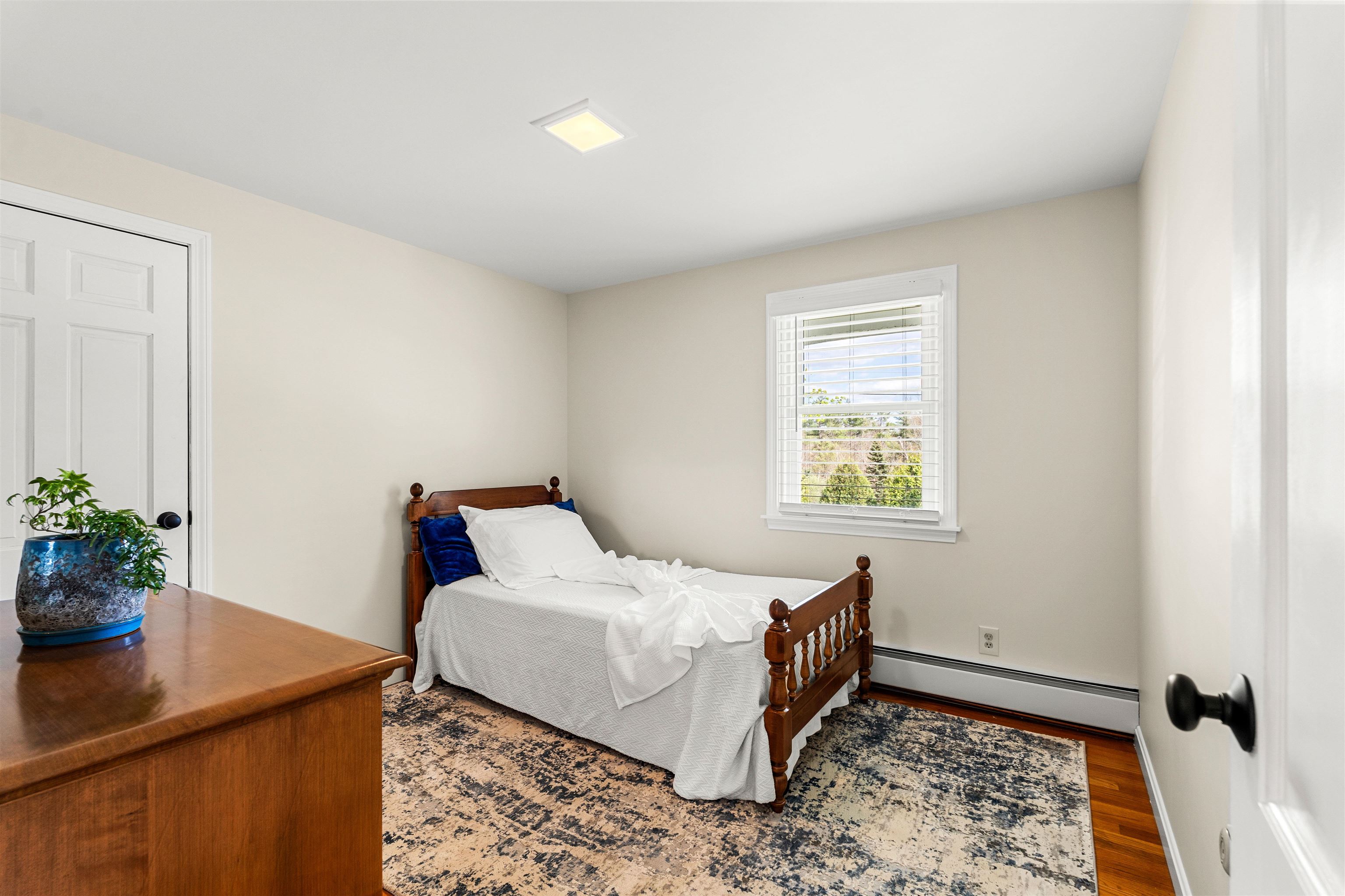 410 E View Drive