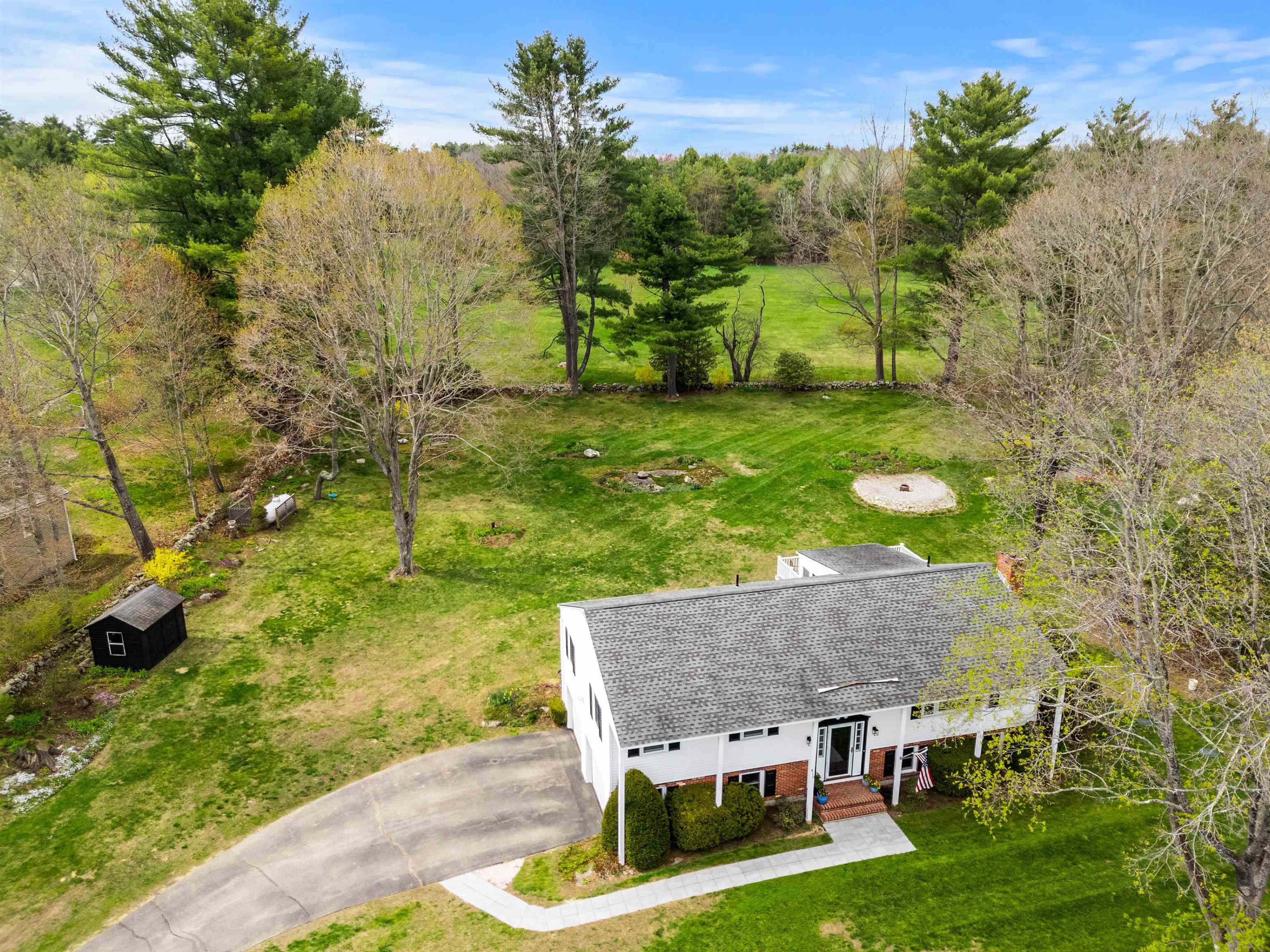 410 E View Drive